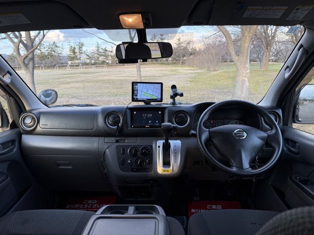 NISSAN NV350 CARAVAN 4WD 2013 Image 31