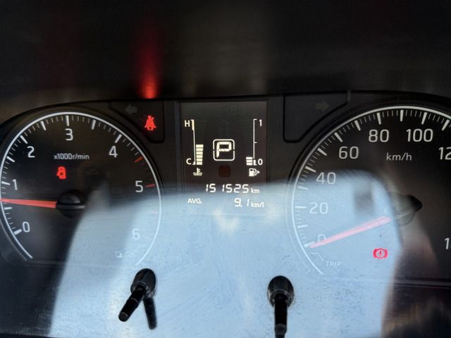 NISSAN NV350 CARAVAN 4WD 2013 Image 31