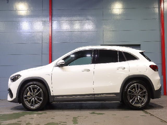 MERCEDES BENZ MERCEDES AMG GLA CLA 2021 Image 31