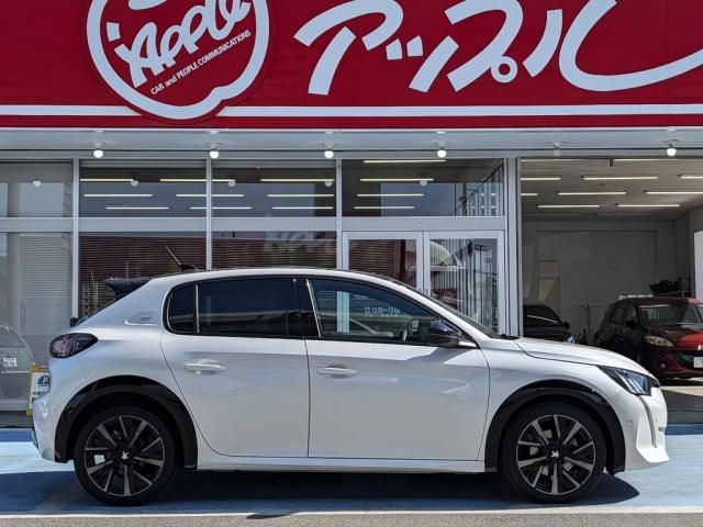 PEUGEOT 208 2022 Image 31