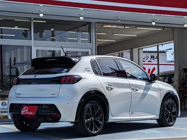 PEUGEOT 208 2022 Image 31