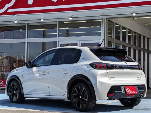 PEUGEOT 208 2022 Image 31