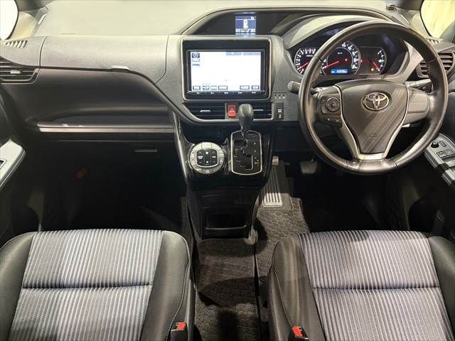 TOYOTA VOXY 2016 Image 31