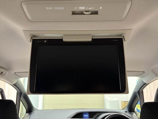 TOYOTA VOXY 2016 Image 31