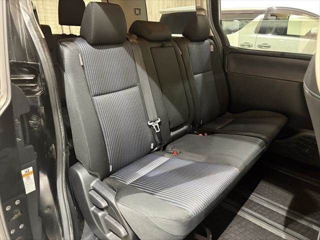 TOYOTA VOXY 2016 Image 31