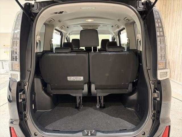 TOYOTA VOXY 2016 Image 31