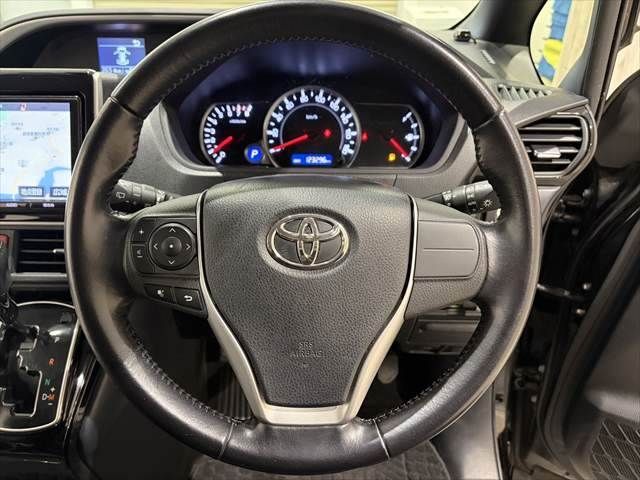 TOYOTA VOXY 2016 Image 31