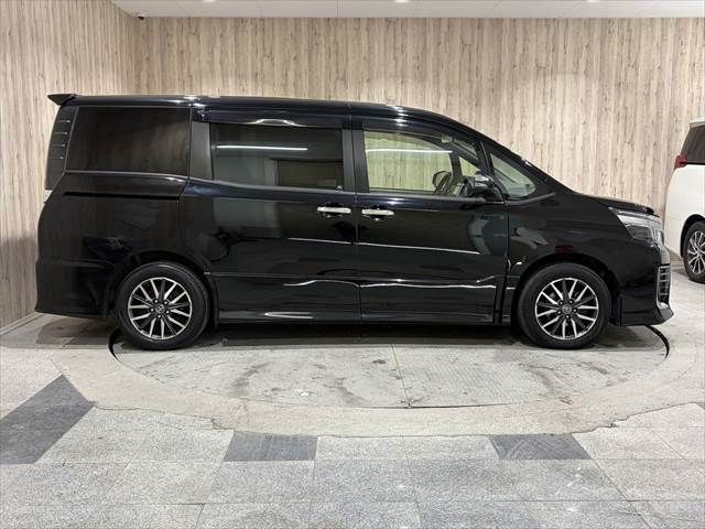 TOYOTA VOXY 2016 Image 31