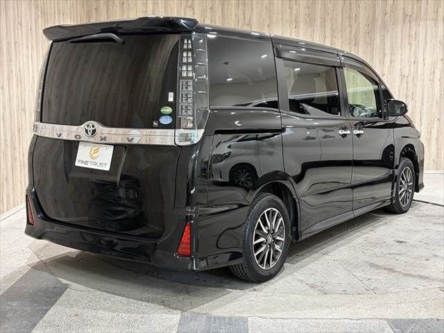 TOYOTA VOXY 2016 Image 31