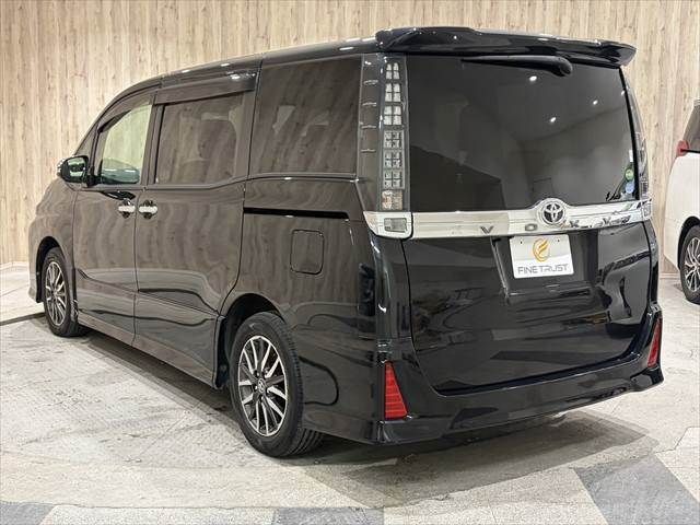 TOYOTA VOXY 2016 Image 31