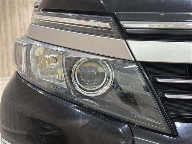 TOYOTA VOXY 2016 Image 31