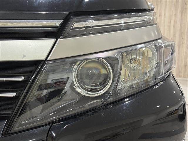 TOYOTA VOXY 2016 Image 31