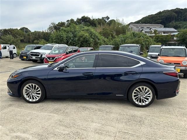 TOYOTA LEXUS ES300H 2019 Image 31