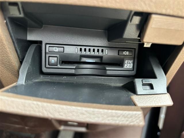 TOYOTA LEXUS ES300H 2019 Image 31