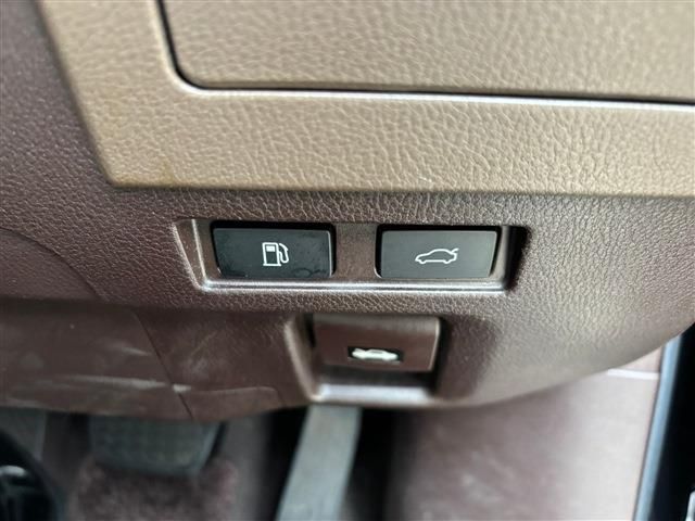 TOYOTA LEXUS ES300H 2019 Image 31