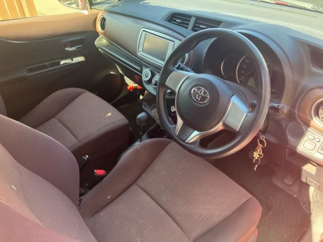 TOYOTA VITZ 2013 Image 31