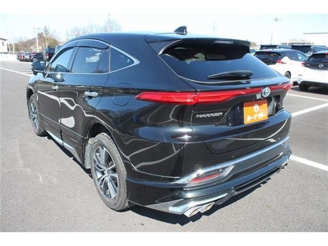 TOYOTA HARRIER HYBRID 2023 Image 31