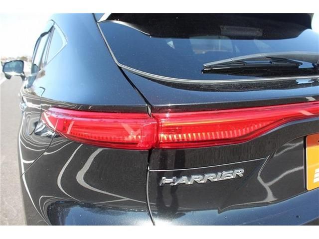 TOYOTA HARRIER HYBRID 2023 Image 31