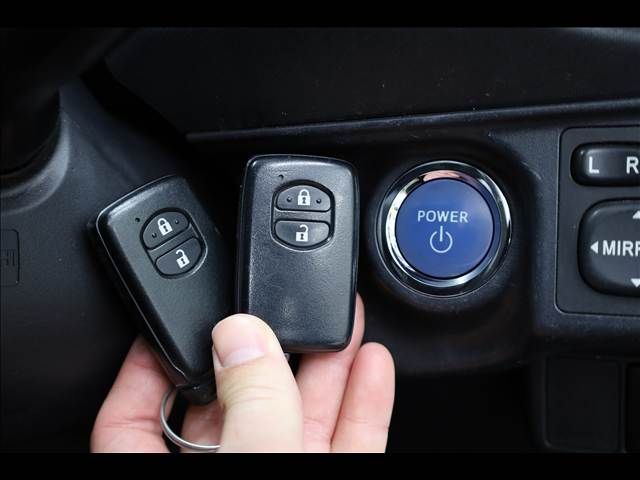 TOYOTA AQUA 2012 Image 31