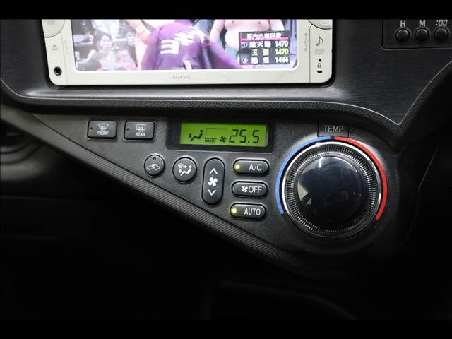 TOYOTA AQUA 2012 Image 31