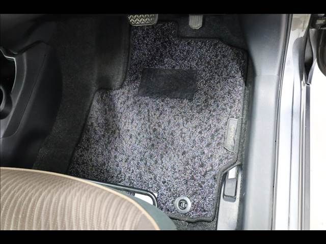 TOYOTA AQUA 2012 Image 31