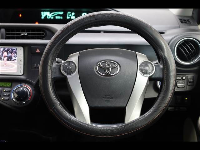 TOYOTA AQUA 2012 Image 31