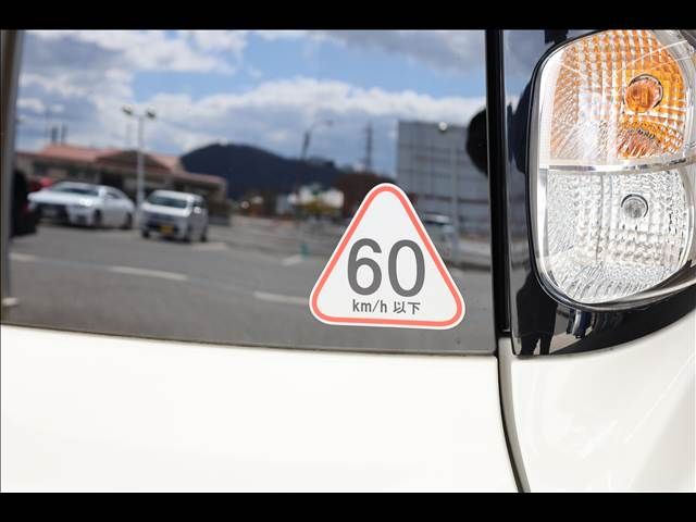 TOYOTA C+POD 2022 Image 31