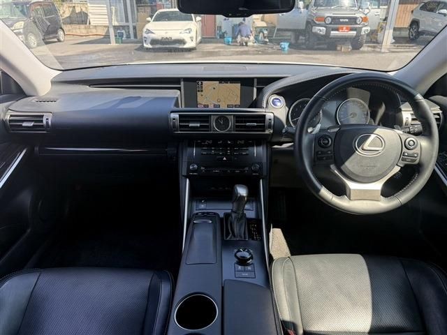 TOYOTA LEXUS IS300H 2013 Image 31