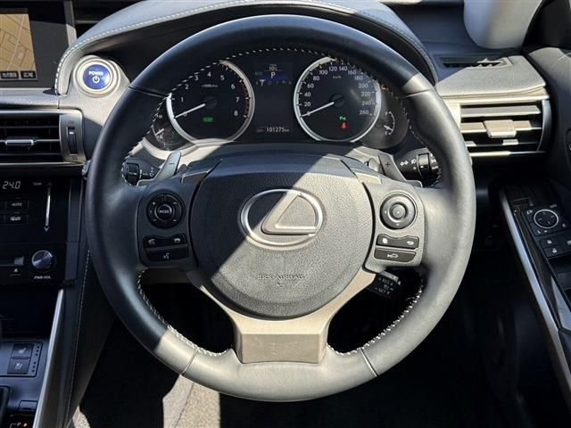 TOYOTA LEXUS IS300H 2013 Image 31