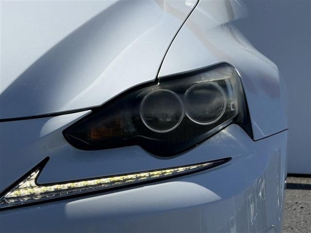 TOYOTA LEXUS IS300H 2013 Image 31