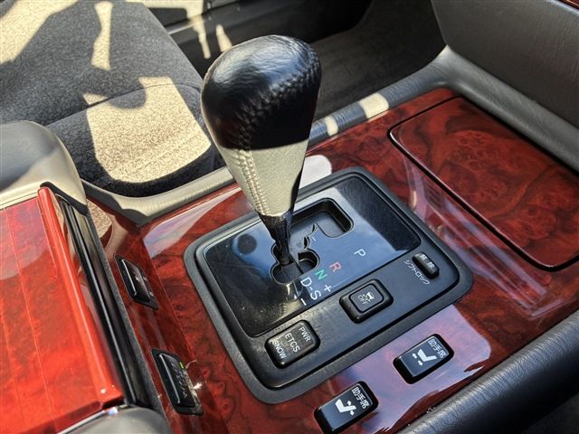 TOYOTA CENTURY 2015 Image 31