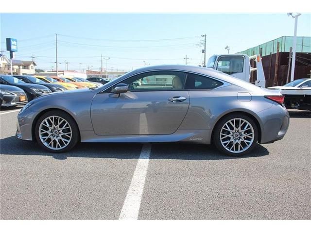 TOYOTA LEXUS RC300H 2019 Image 31