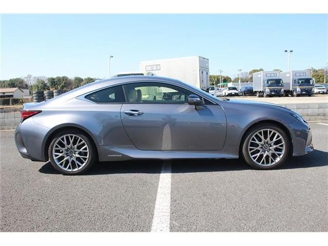 TOYOTA LEXUS RC300H 2019 Image 31
