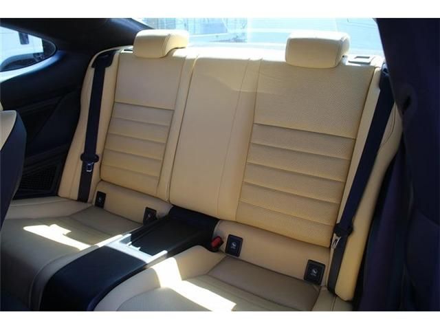 TOYOTA LEXUS RC300H 2019 Image 31