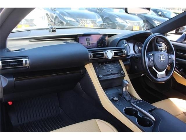 TOYOTA LEXUS RC300H 2019 Image 31