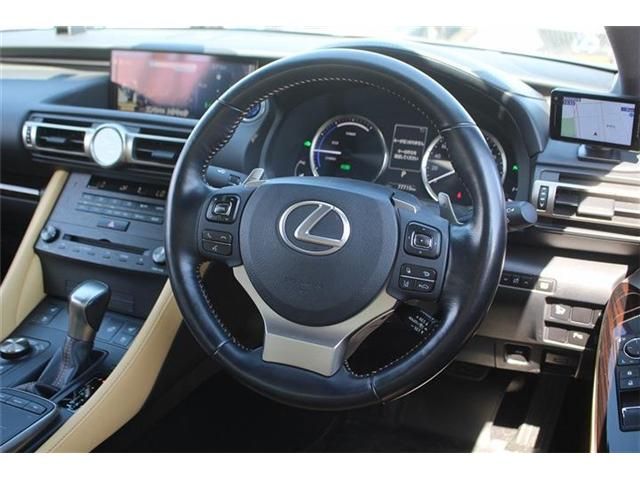 TOYOTA LEXUS RC300H 2019 Image 31