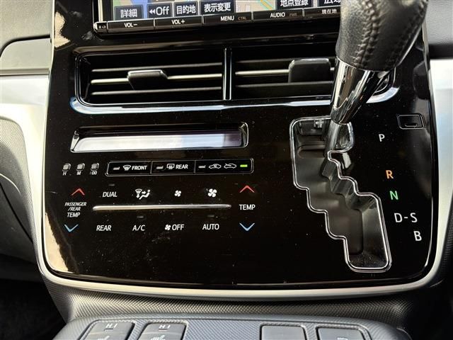 TOYOTA ESTIMA HYBRID 4WD 2017 Image 31