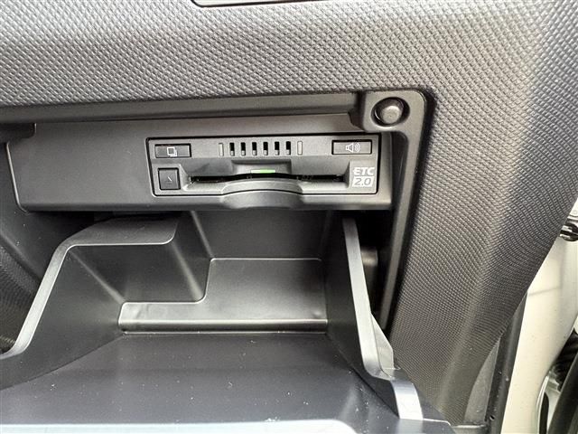 TOYOTA ESTIMA HYBRID 4WD 2017 Image 31