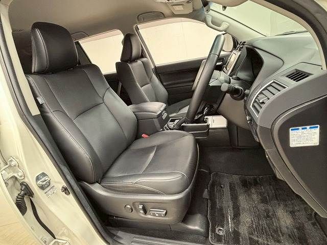 TOYOTA LANDCRUISER PRADO 2022 Image 31