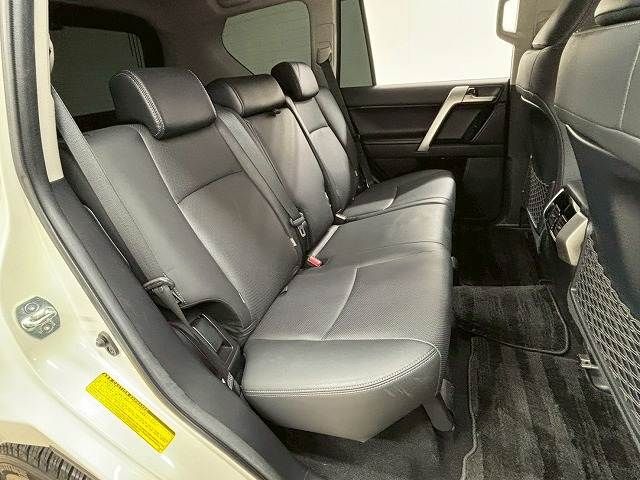 TOYOTA LANDCRUISER PRADO 2022 Image 31