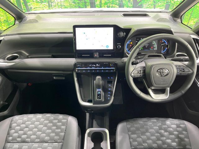 TOYOTA VOXY HYBRID 2025 Image 31