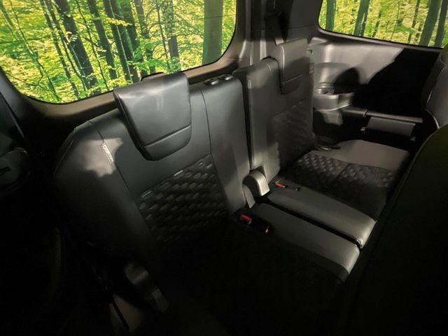 TOYOTA VOXY HYBRID 2025 Image 31