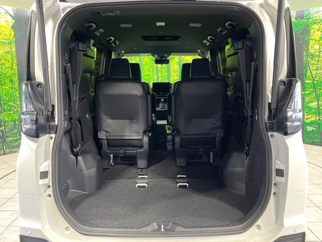 TOYOTA VOXY HYBRID 2025 Image 31