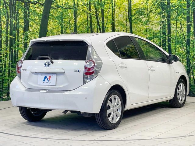 TOYOTA AQUA 2013 Image 31