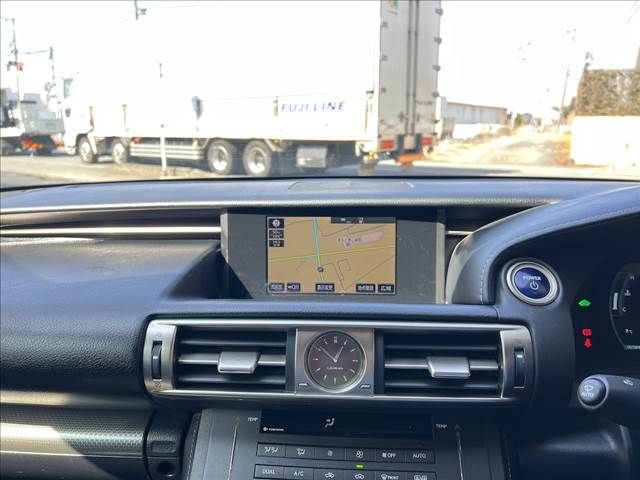 TOYOTA LEXUS IS300H 2014 Image 31