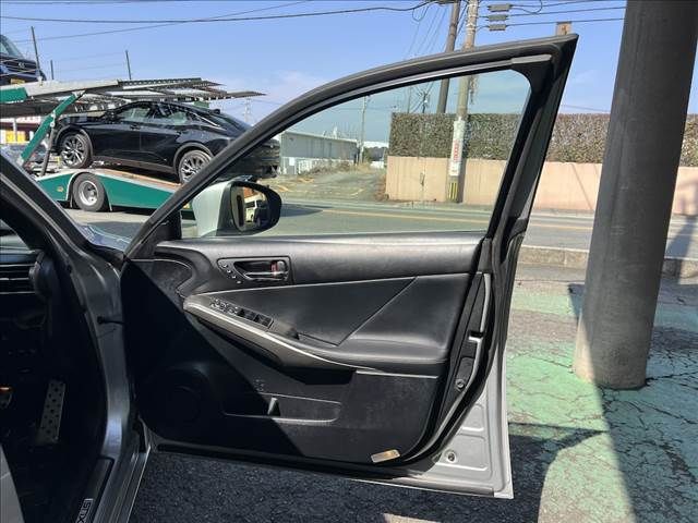 TOYOTA LEXUS IS300H 2014 Image 31