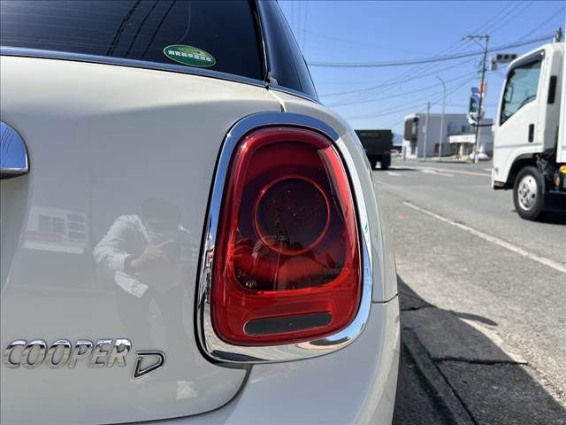 BMW MINI COOPER D 5D 2018 Image 31