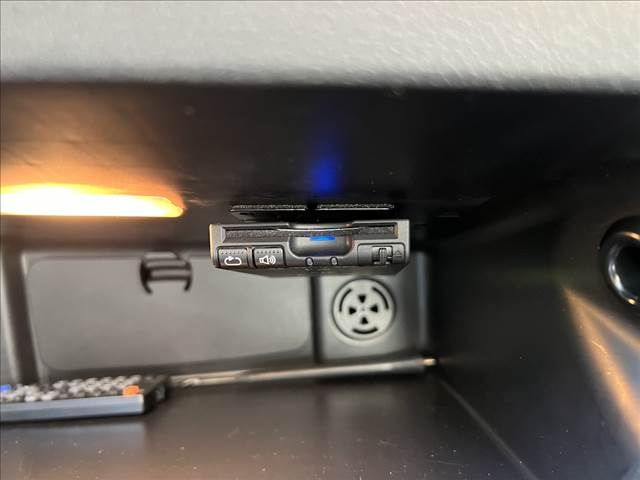 BMW MINI COOPER D 5D 2018 Image 31