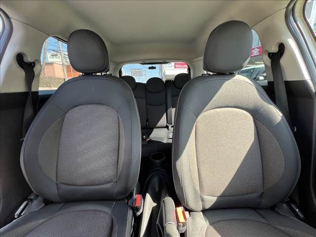 BMW MINI COOPER D 5D 2018 Image 31