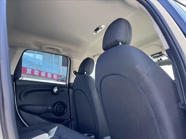 BMW MINI COOPER D 5D 2018 Image 31